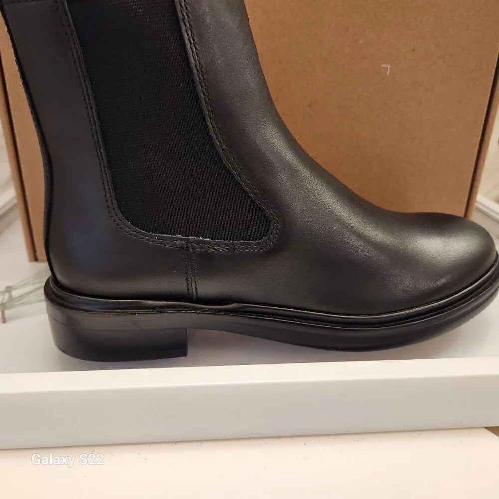 Madewell Pull-On Chelsea Leather Boots. NIB. Size 5.5